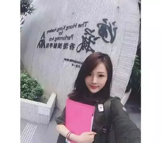 “国民婆婆”张凯丽，嫁地产大亨全家幸福至今，23岁女儿貌美如花