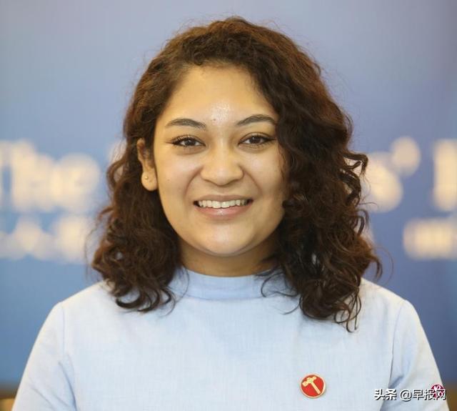 新加坡最大反对党的“她”辞职了