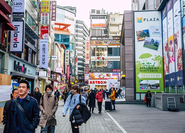 本土市场崩溃，韩妆品牌找到屈臣氏作救星