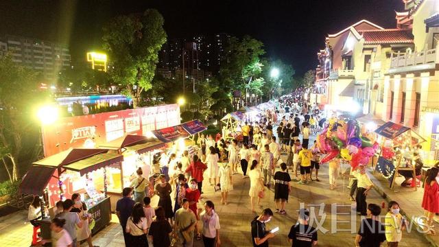 跟着味蕾游荆楚｜越夜越动人，洪湖风情街“蟹”逅撩人美味