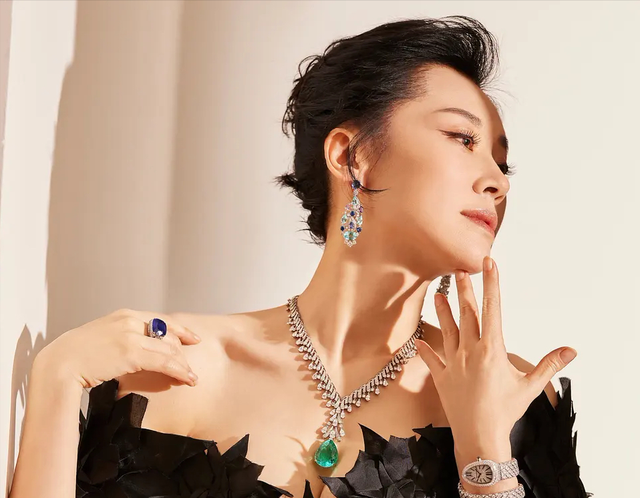 中年女星身材完胜白瘦幼，许晴S型巩俐幸福肥，每位都是完美的