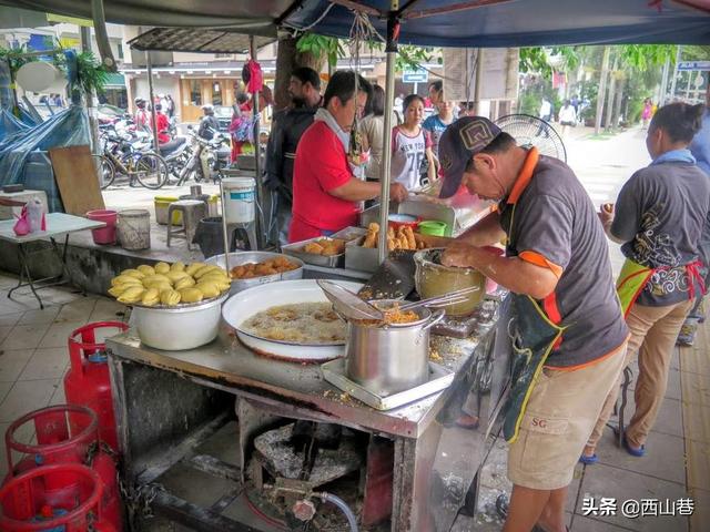 马来西亚的传统国民小吃——咖喱角