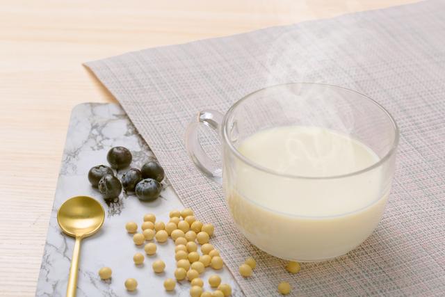 刘大妈的疑惑：豆浆会不会诱发乳腺癌？
