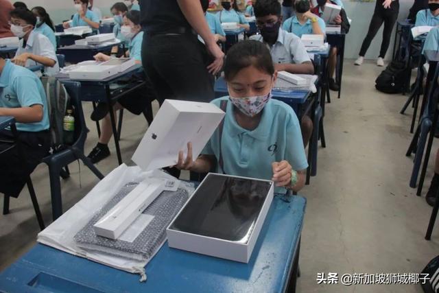 新加坡这间中学给每个学生发全新iPad！“贵校还收人吗？”