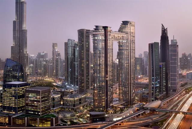 迪拜天际地标酒店 | 精巧的双塔结构建筑
