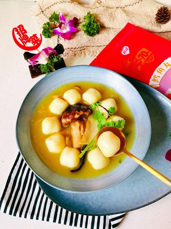 #少盐饮食 轻松生活#少盐松茸鳕鱼丸招牌菜