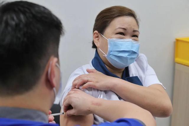 关于新加坡 COVID-19 疫苗接种安排，你需要知道这些