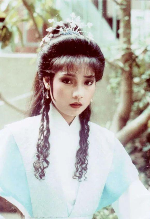 10位饰演“岳灵珊”的女星，戚美珍美艳，陈少霞经典
