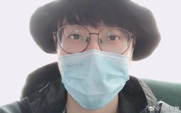 “战狼画手”乌合麒麟的B面人生：老兵后代，网络大V，还是顾家暖男