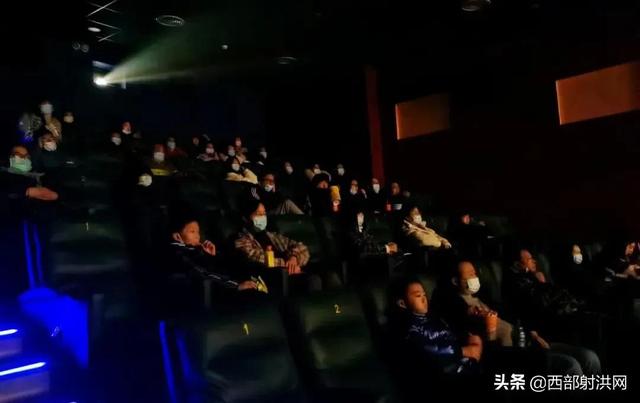 射洪这对年轻搭档，从事的职业让你想都不敢想......