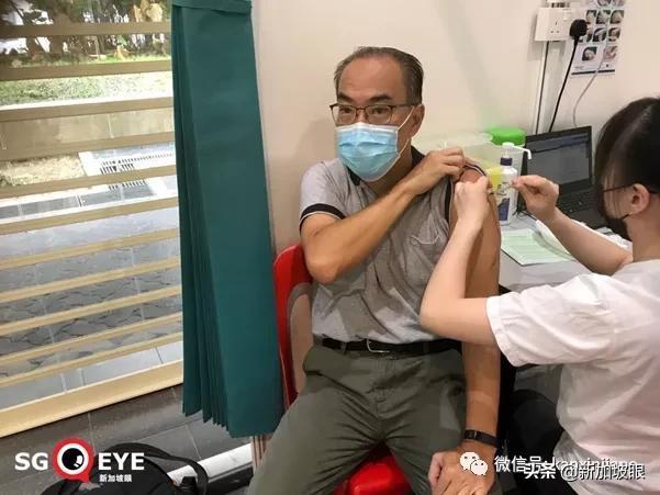 「亲历」莫德纳疫苗接种，两小时后手臂开始感觉酸
