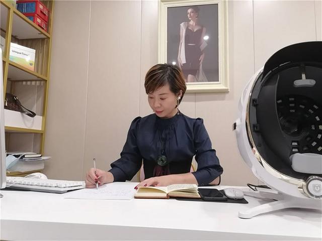 80后湘妹子带领家族姐妹创业 为都市男女提供变美服务