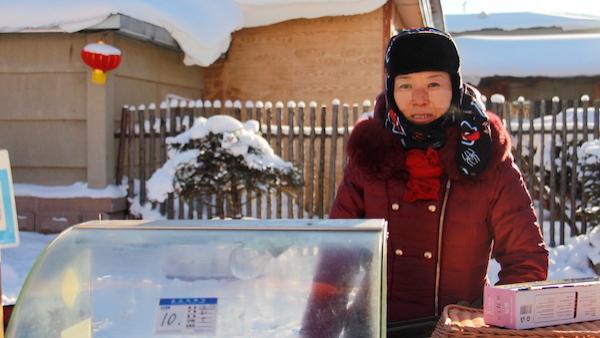 每到冬天就上热搜，雪乡的“喜悦与烦恼”