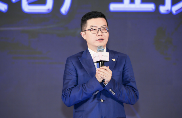 重庆出现一位富豪，靠卖眼霜发家致富，身价169亿