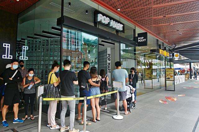 潮玩进军东南亚，泡泡玛特新加坡旗舰店开业受当地热捧