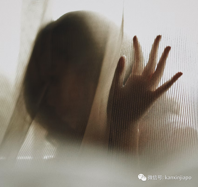 活久见！新加坡女子出狱后，对男亲戚伸出“咸猪手”