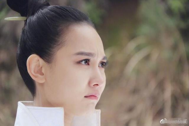 没见过这么“凶狠”的白素贞，不会演就别硬演，看看前辈怎么演
