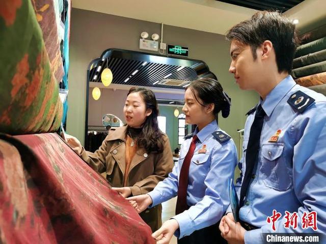 探访“南国丝都”：香云纱产业蹚出发展新路子