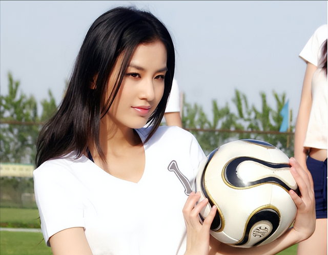 花钱如流水，有钱也养不起的5位女星，她们的消费让你望尘莫及