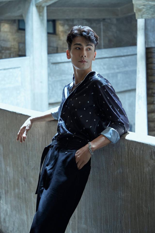 《女士的法则》大狼狗正式上线 戴向宇帅气有型时尚look满分