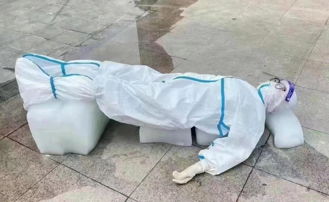 核酸检测医护患热射病，体感温度达64℃，防护服还能穿吗？