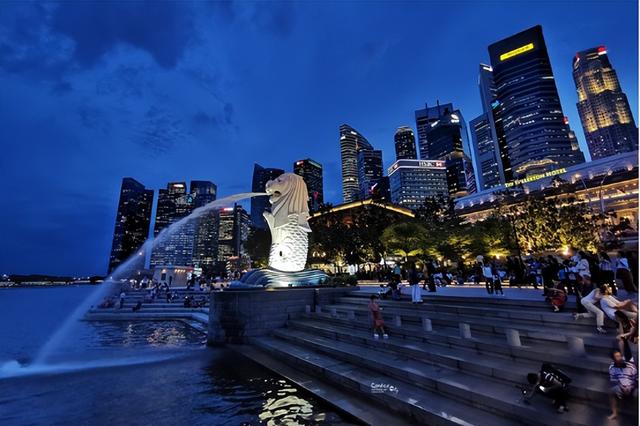 新加坡的空调冷到像“停尸房”：背后藏着一个李光耀治国的秘密