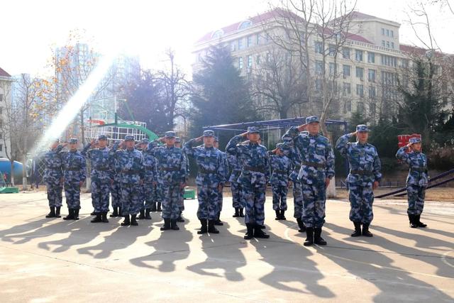 青岛考场“街拍”！文职入职前集训，细节满满全在这里