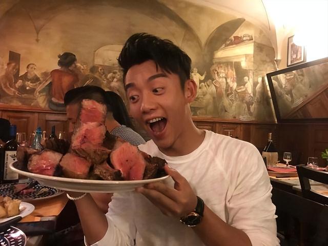 结婚两年后再看郑恺才发现,他放弃程晓玥选苗苗有多明智