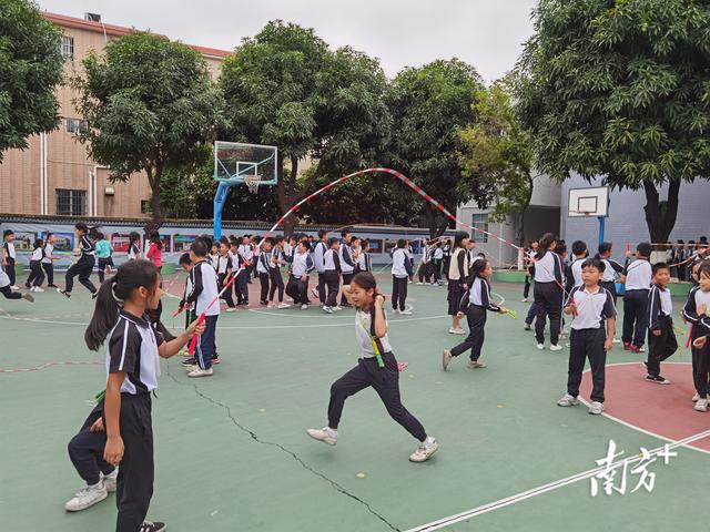 视频｜仅靠“一根绳”，一所顺德村级小学跳出多个世界冠军