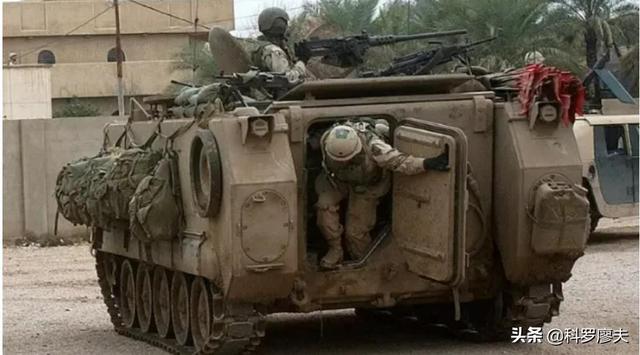 太搞笑！M113装甲车奔赴乌克兰，战场出租车恐成“夺命计程车”