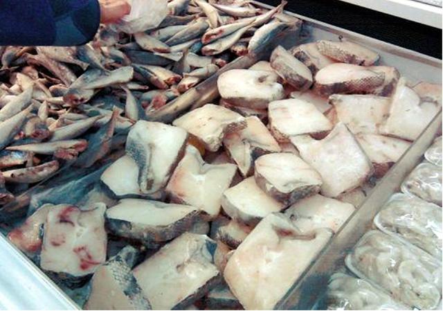 工业用鱼端上餐桌，吃了屁股漏油3天是真的吗？吃油鱼有多危险？