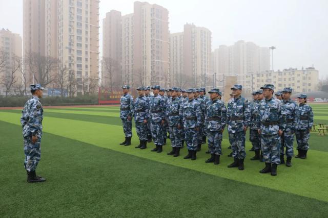 青岛考场“街拍”！文职入职前集训，细节满满全在这里