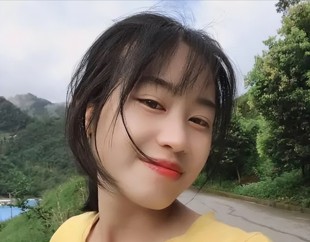 26岁云南农村美女，父母离婚后她当过保姆，靠维修机电涨粉800万
