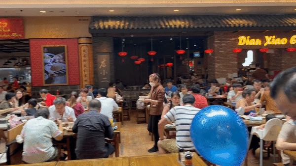 纠结！新加坡日增过万，我还该不该带孩子去读书？
