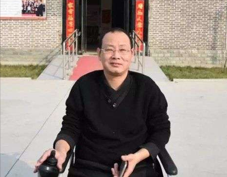 他患有渐冻症，卖大蒜5年赚一千万，7年助4000名残疾人就业