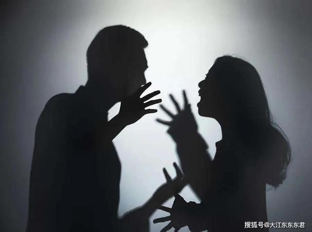 新加坡重大杀人案：吃螃蟹竟是导火索 全裸男人疯狂砍杀母女四人