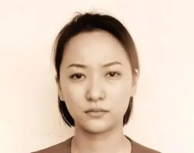 2009年重庆女黑老大被捕：出动200多名警察，解救被困女性数百人